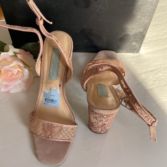 Betsey Johnson Women's Sb-kani Nude champagne colour fabric lace sandalBell Hill - Picture 2 of 14